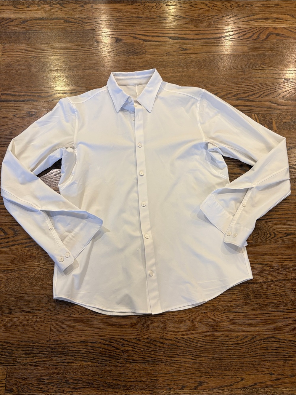 Lululemon white long Sleeve Button-Up Shirt, medium (size tag missing)